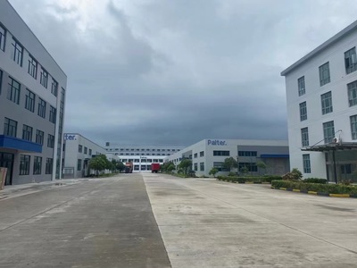 海爾變頻風冷熱泵服役溫州某知名電器工廠